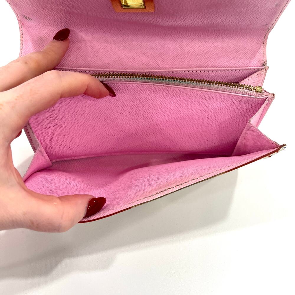 Louis Vuitton RARE Murakami Multicolor Bow Turn Lock Sarah Wallet White Pink Y2K - Picture 15 of 16